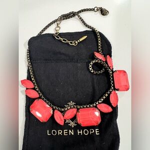 EUC Loren Hope coral Blythe glass crystal necklace